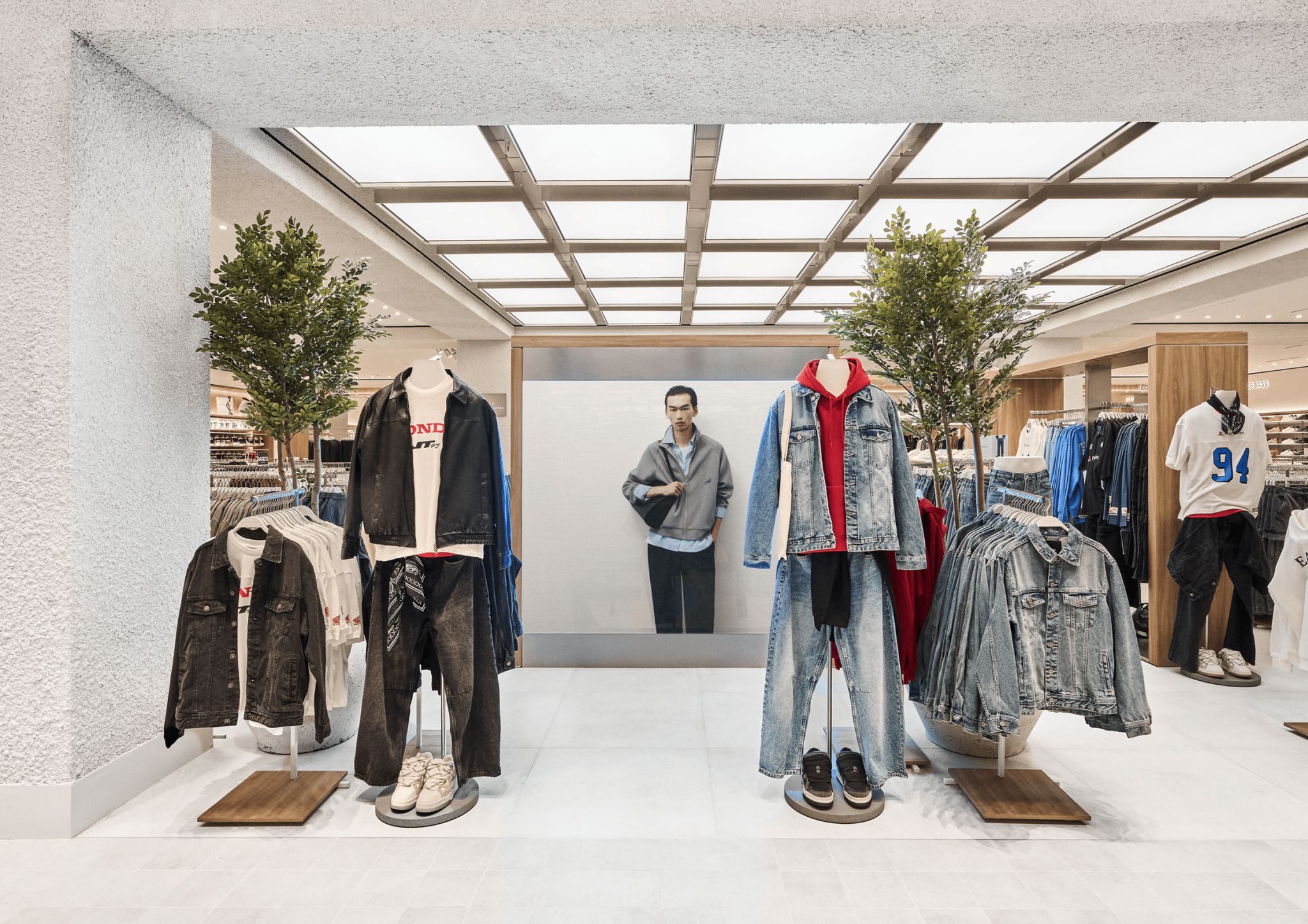 Lefties — Lefties Opens Its First UK Store Across More Than 2,500 Square Metres at Liverpool ONE. Gallery image 4.