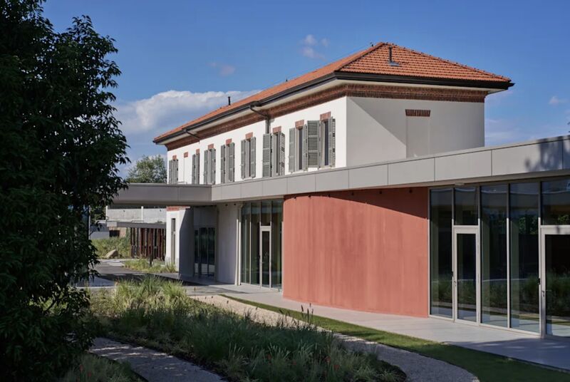 Historic building and modern production wing at Loro Piana Ghemme