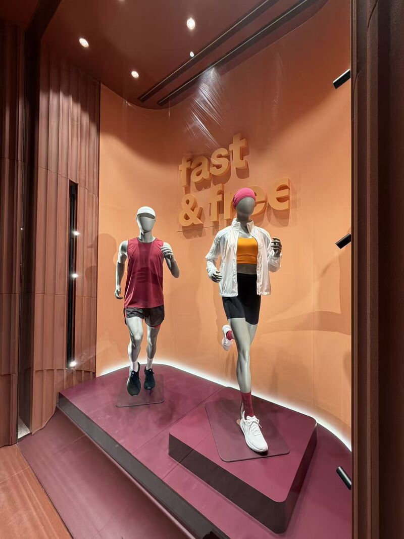 lululemon Hysan Place store in Hong Kong, view 2
