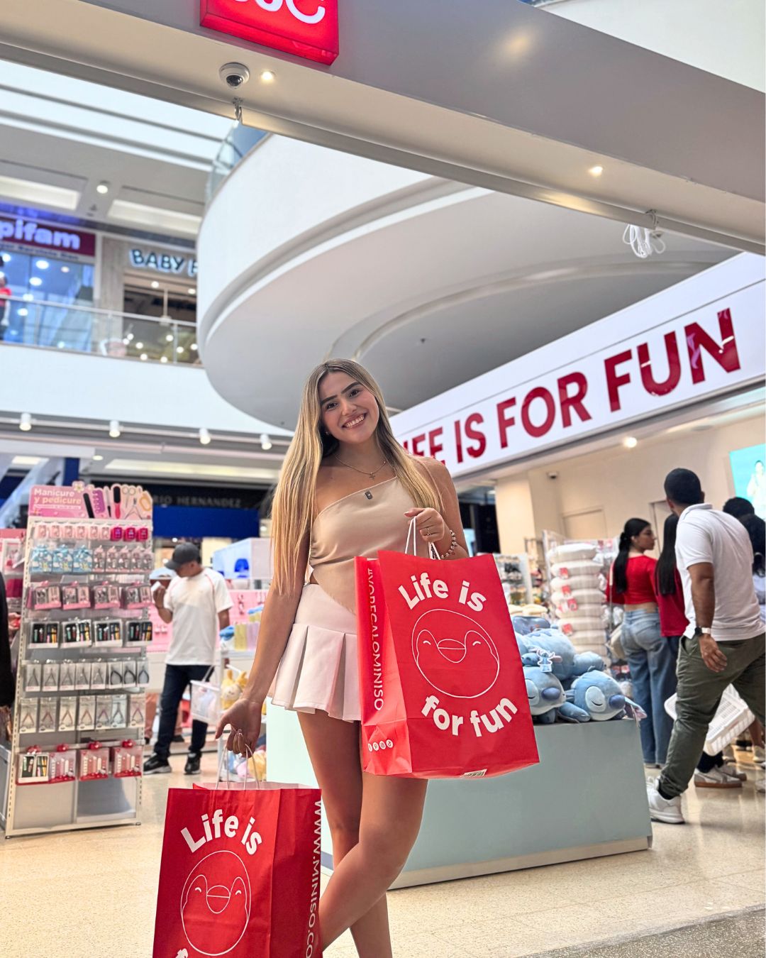 MINISO island-format opening at La Estación in Ibagué — image 4