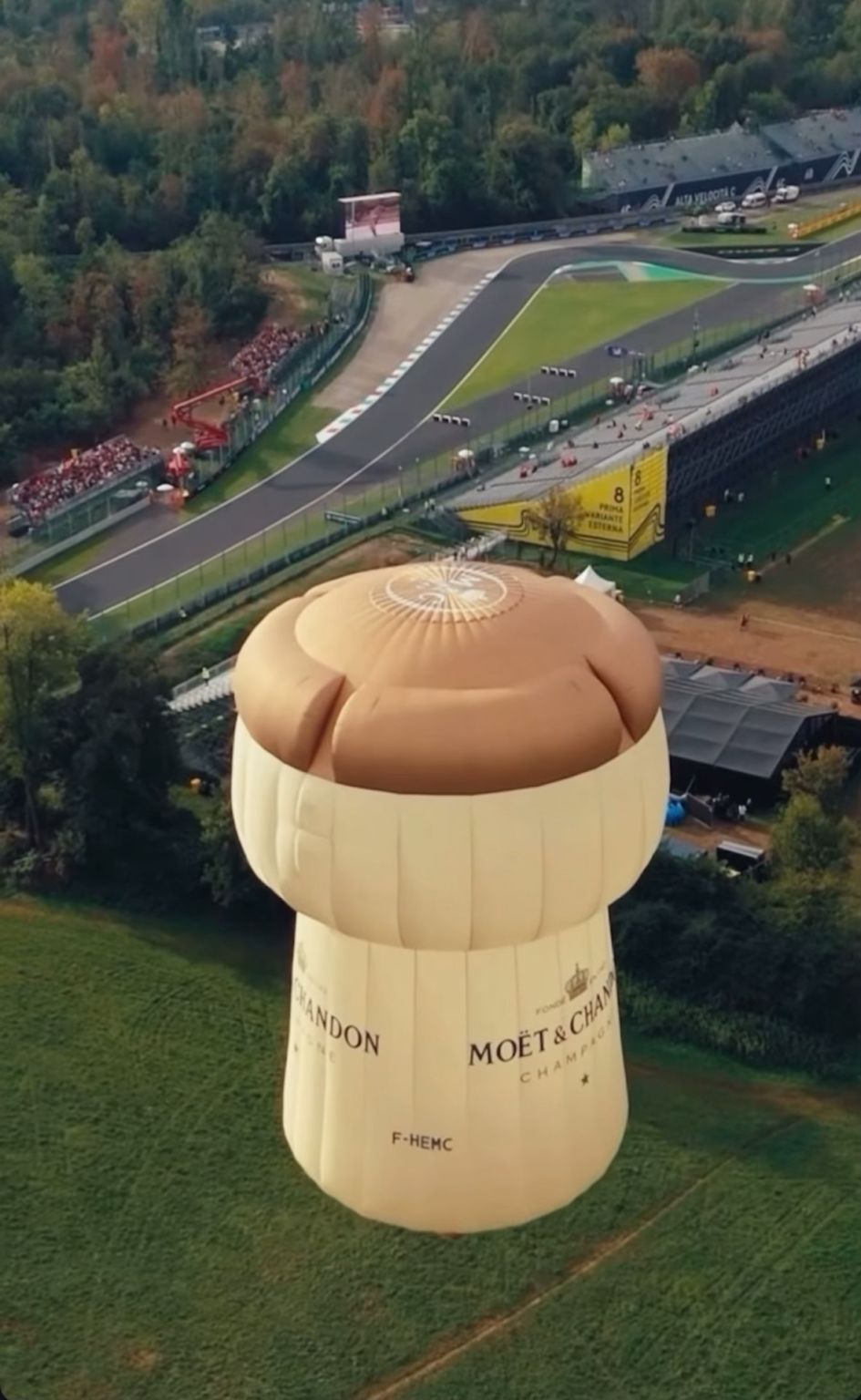 Moët & Chandon — Moët & Chandon Turns Its Champagne Cork Into a Formula 1 Marketing Visual, image 1