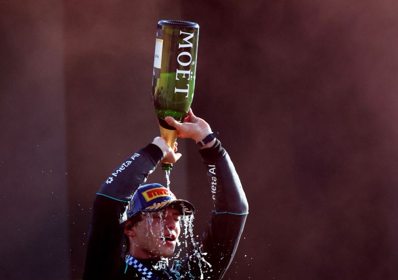 Moët & Chandon — Moët & Chandon Turns Its Champagne Cork Into a Formula 1 Marketing Visual, image 2