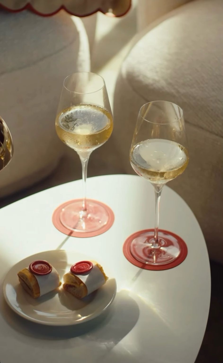 Moët & Chandon — Moët & Chandon Turns Its Champagne Cork Into a Formula 1 Marketing Visual, image 5
