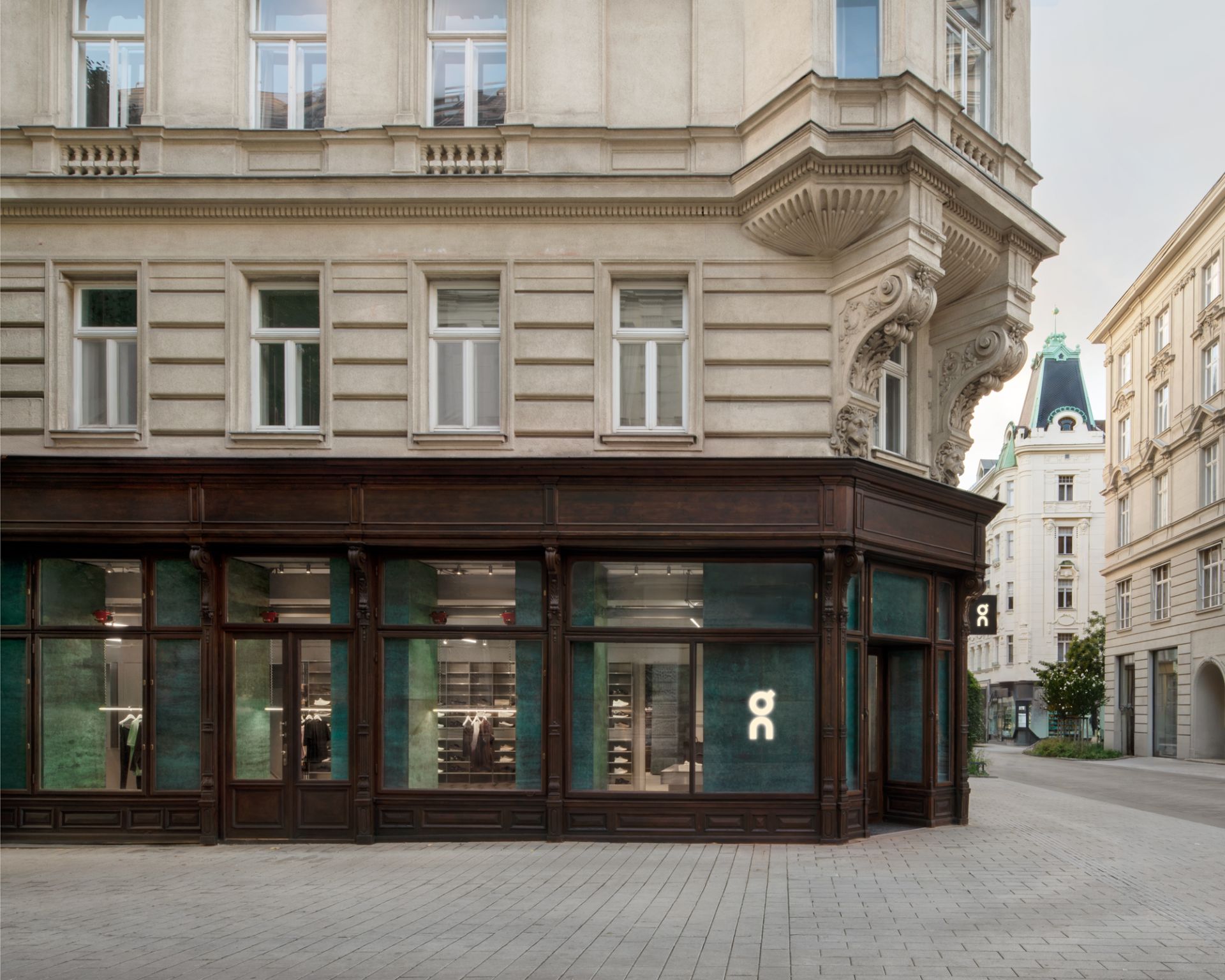 On Vienna Neubaugasse store — photograph 1