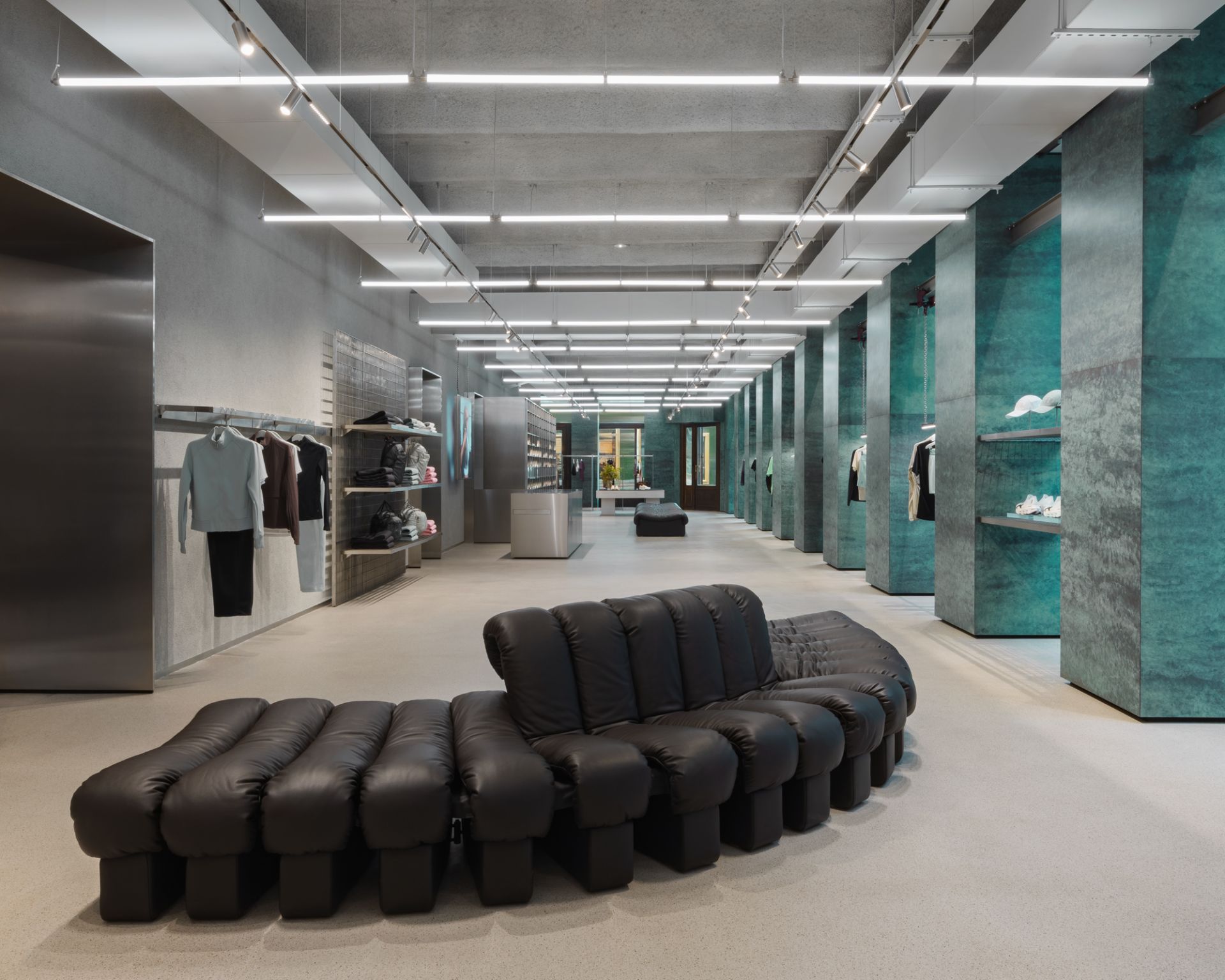 On Vienna Neubaugasse store — photograph 2