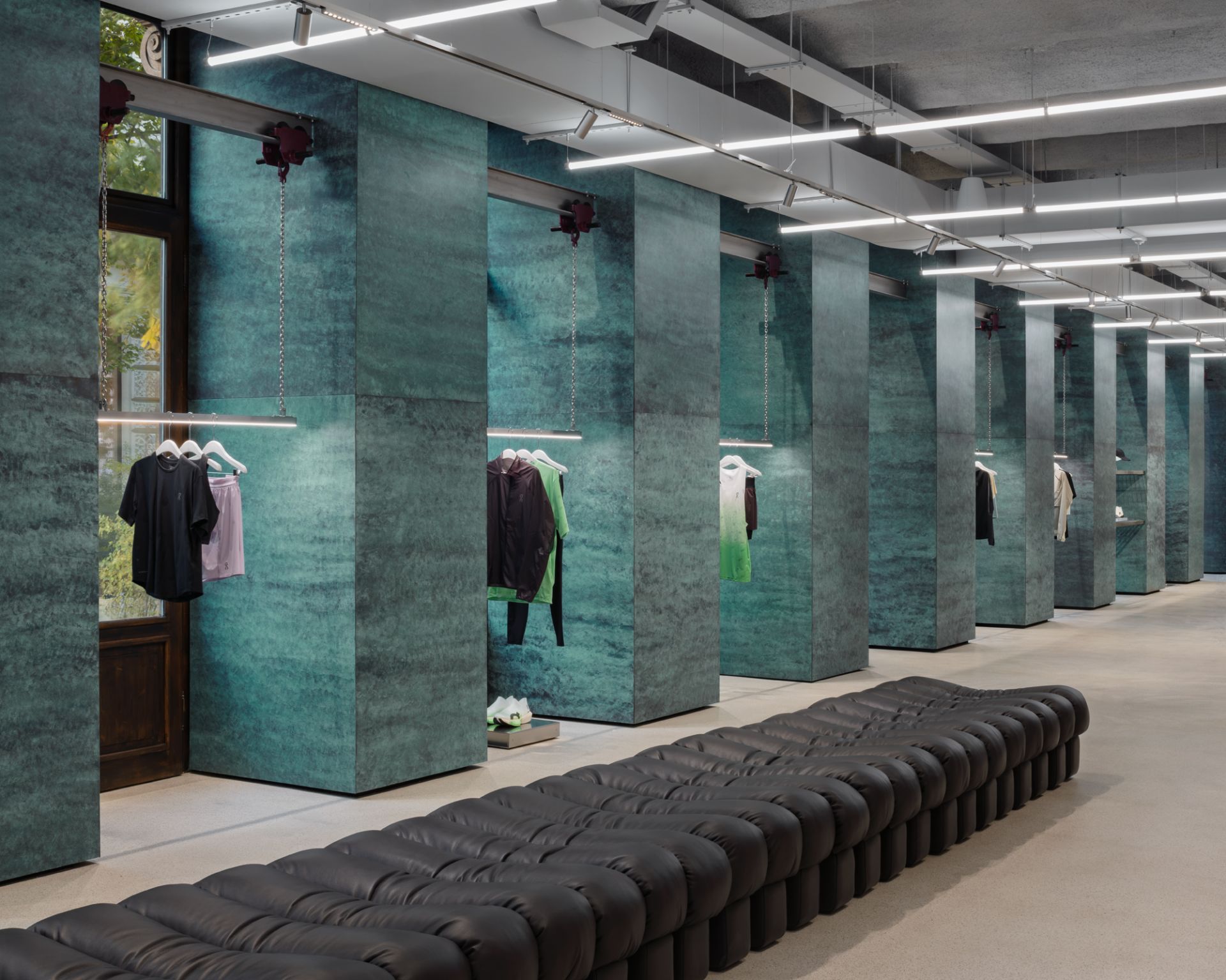 On Vienna Neubaugasse store — photograph 3