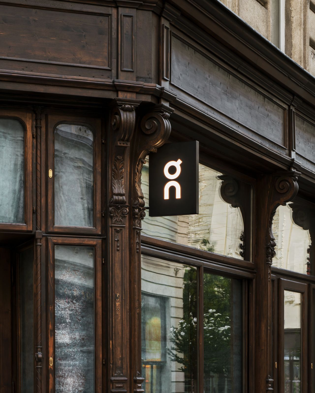 On Vienna Neubaugasse store — photograph 4