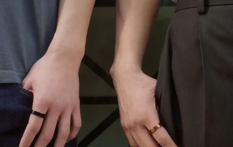 Two people wearing Oura rings in the FY26 Togetherness campaign