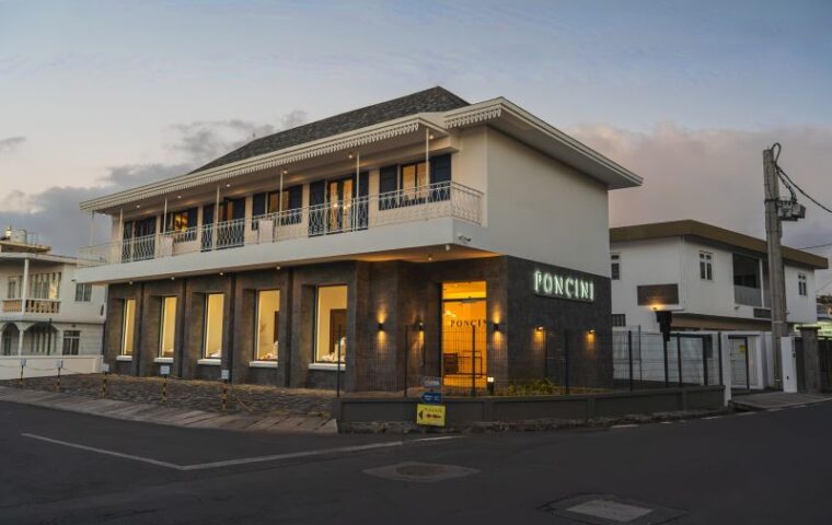 Exterior of the new PONCINI Curepipe boutique