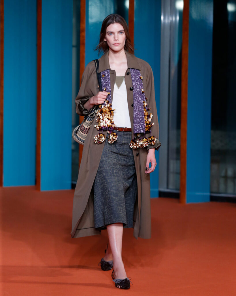 Tory Burch Spring/Summer 2027 runway look 09