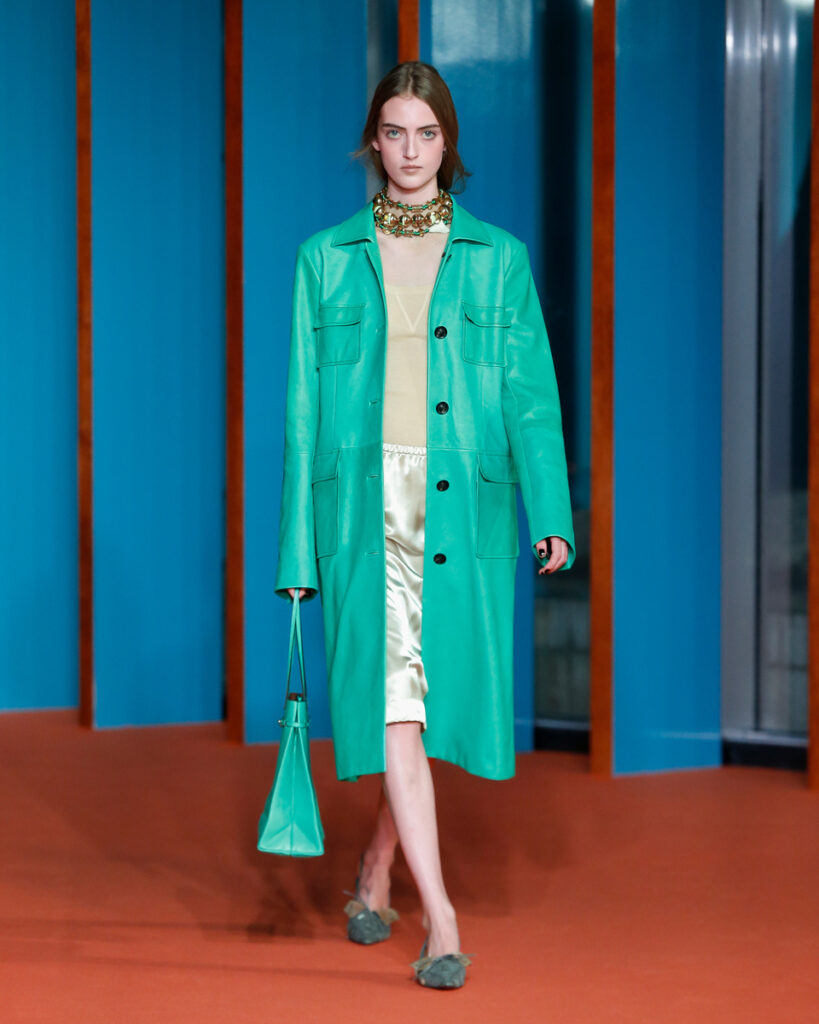 Tory Burch Spring/Summer 2027 runway look 18
