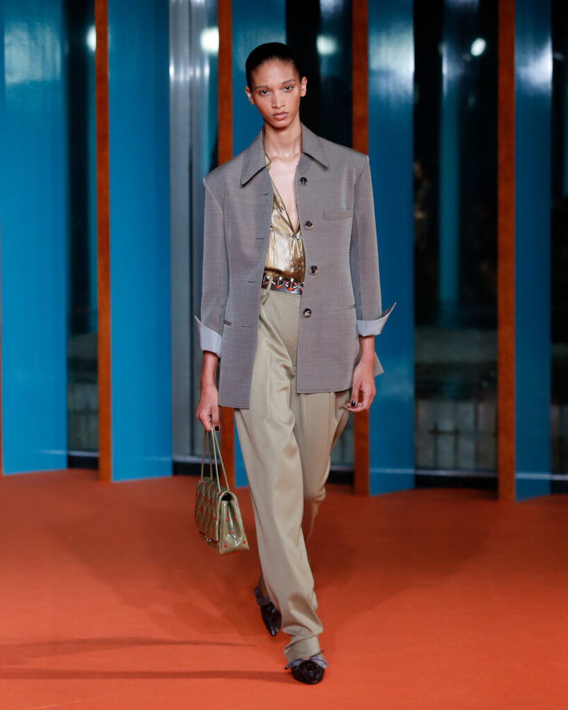 Tory Burch Spring/Summer 2027 runway look 25