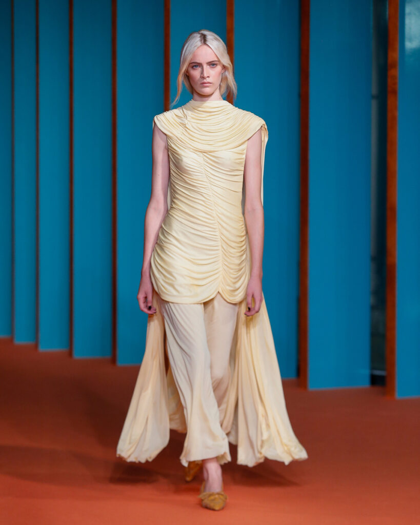 Tory Burch Spring/Summer 2027 runway look 40