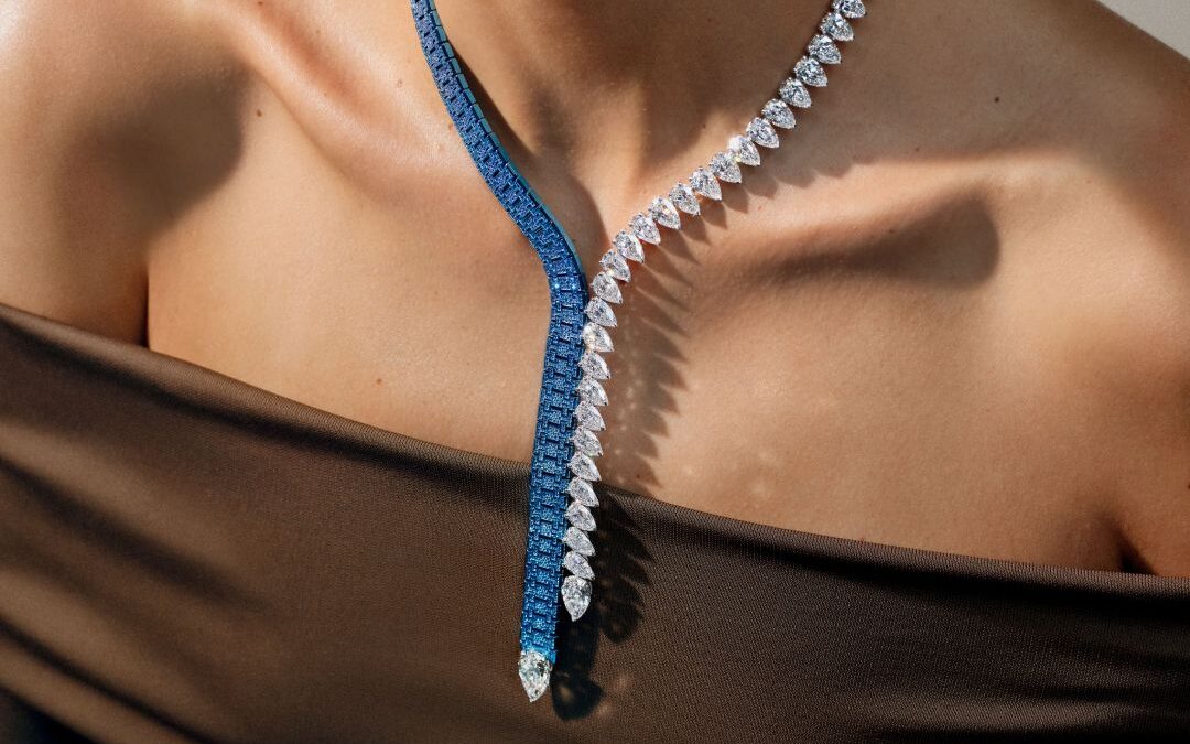 Royal Oak Joaillerie blue and diamond necklace worn by a model