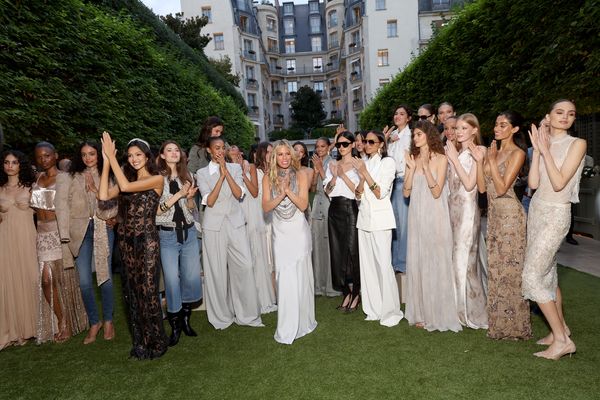 L’AGENCE presentation team and models gathered in Paris