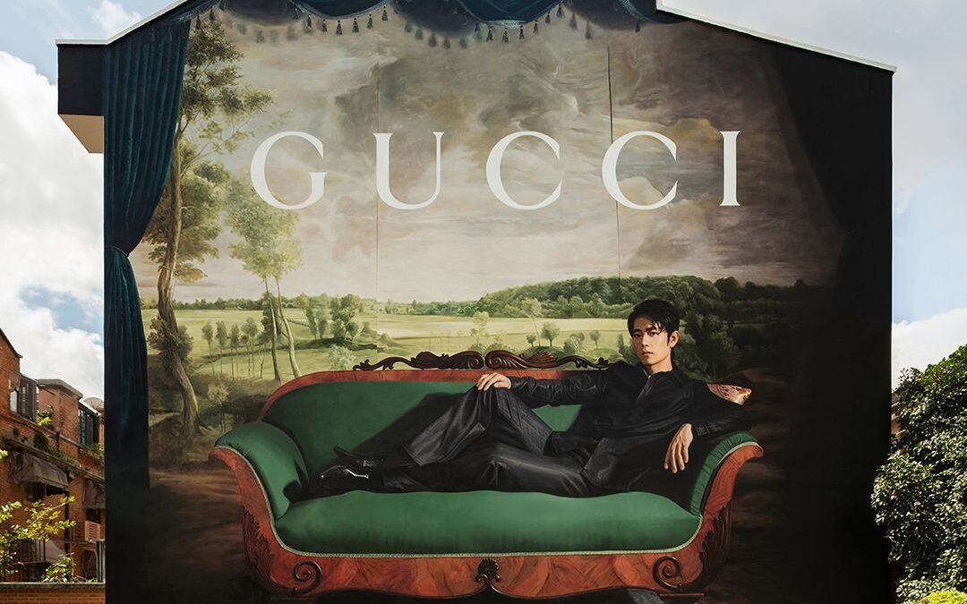 Gucci Primavera Art Wall displayed on an urban building, photograph 1