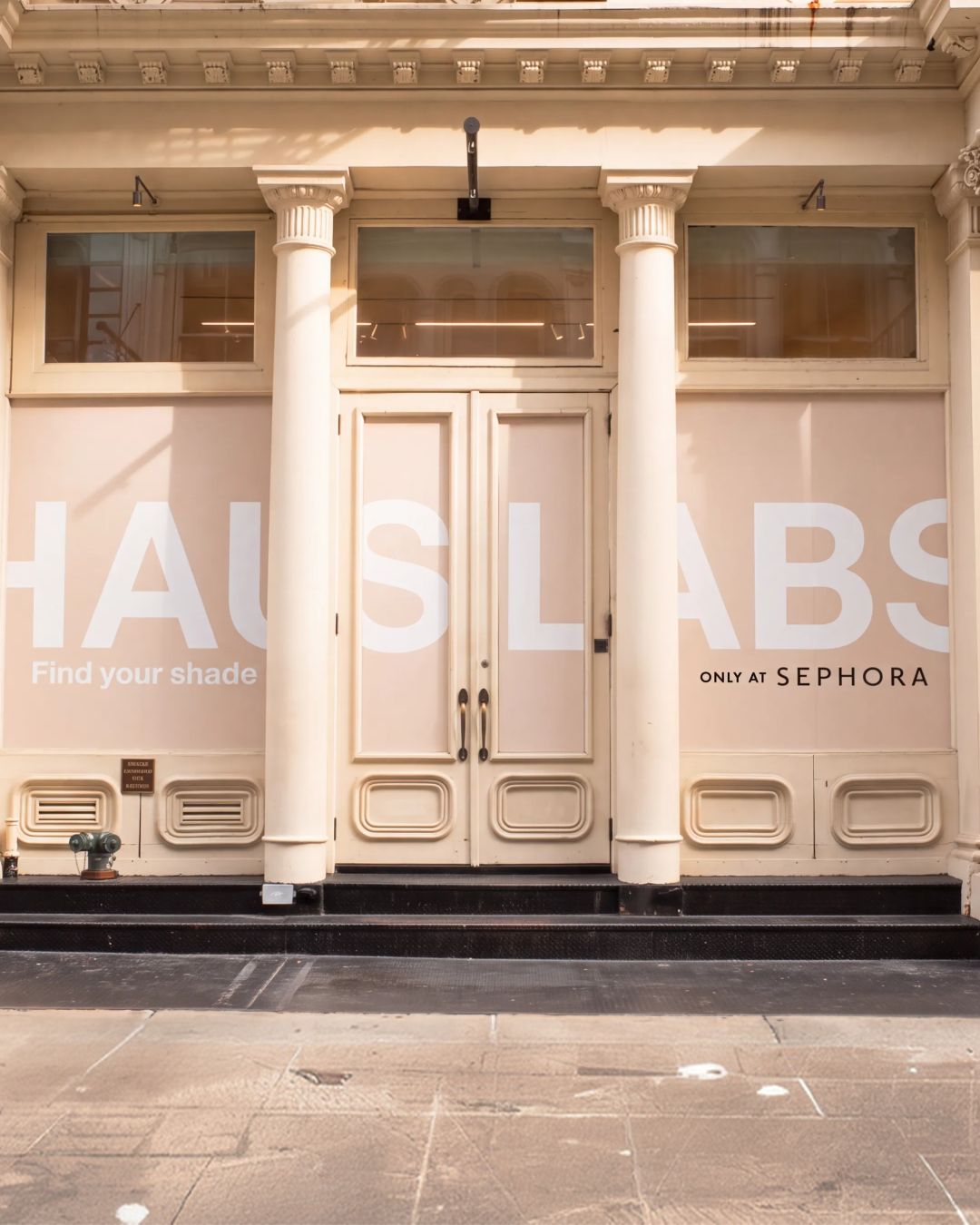 Haus Labs and Sephora branding across the pop-up’s street-facing facade