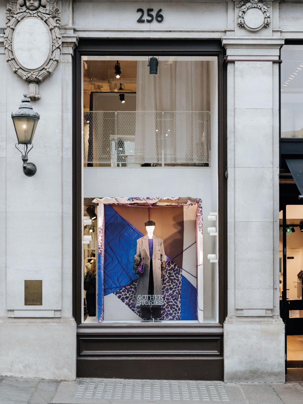 ACIERTA: & Other Stories five-city autumn window rollout — photograph 2