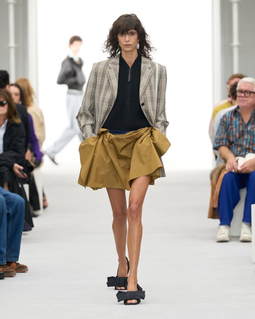 Loewe Spring/Summer 2027 runway look 02