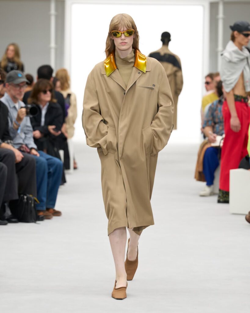 Loewe Spring/Summer 2027 runway look 25