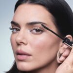 Kendall Jenner applies L’Oréal Paris Extensionist mascara
