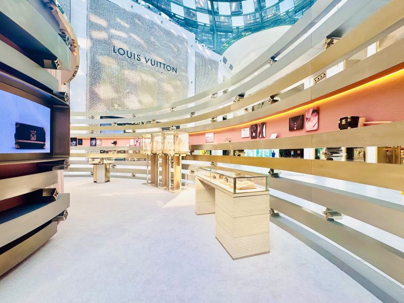 Fine jewelry display counters inside the Louis Vuitton Place Vendôme Doha pop-up