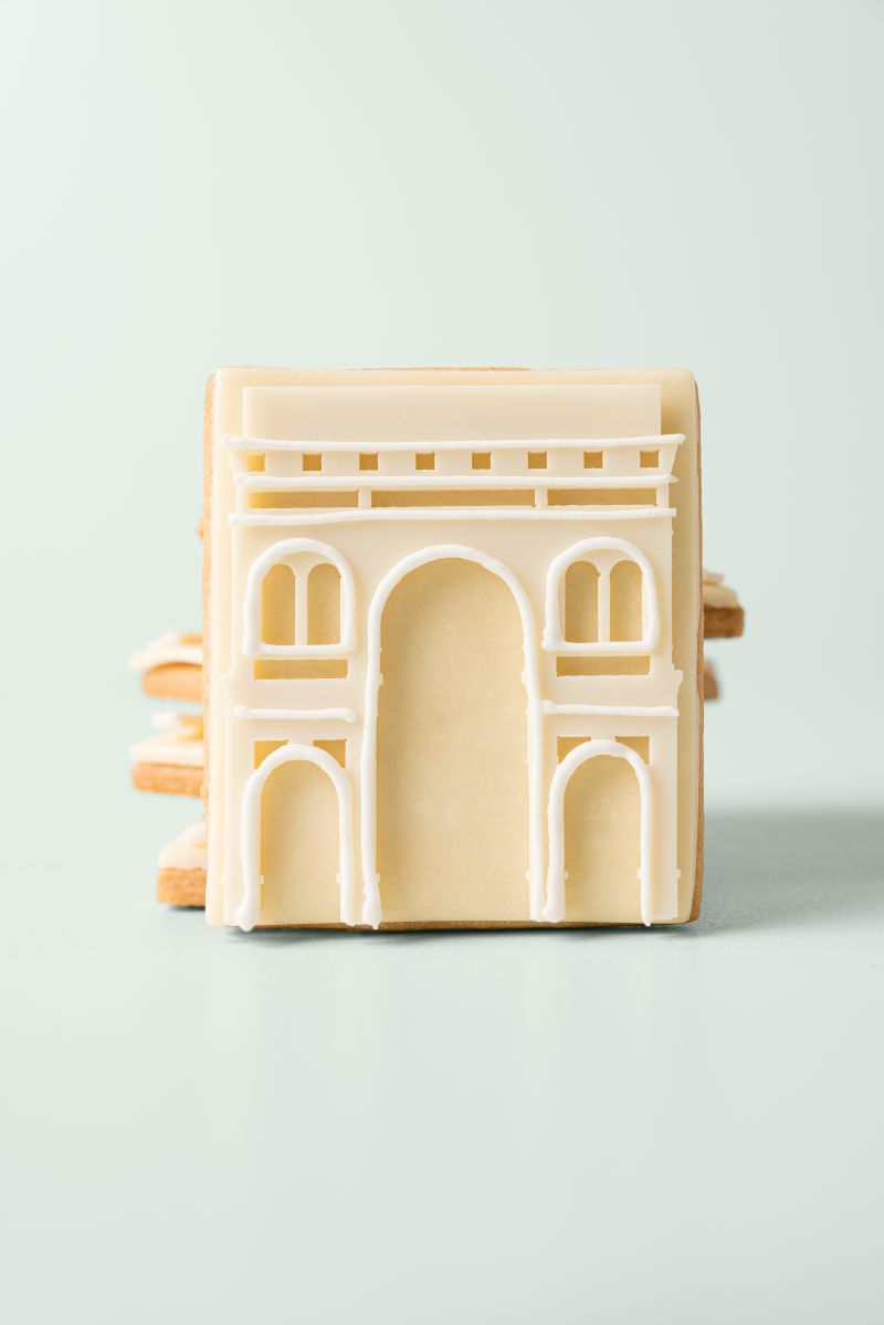 Decorated biscuit shaped like an architectural facade