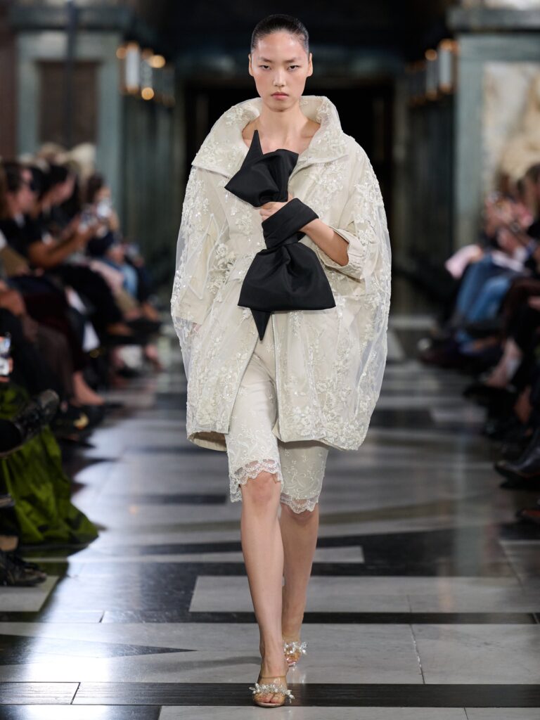 Simone Rocha Spring/Summer 2027 runway look 04