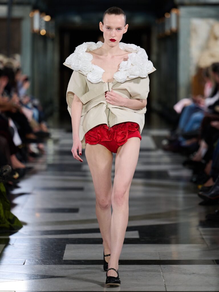 Simone Rocha Spring/Summer 2027 runway look 06