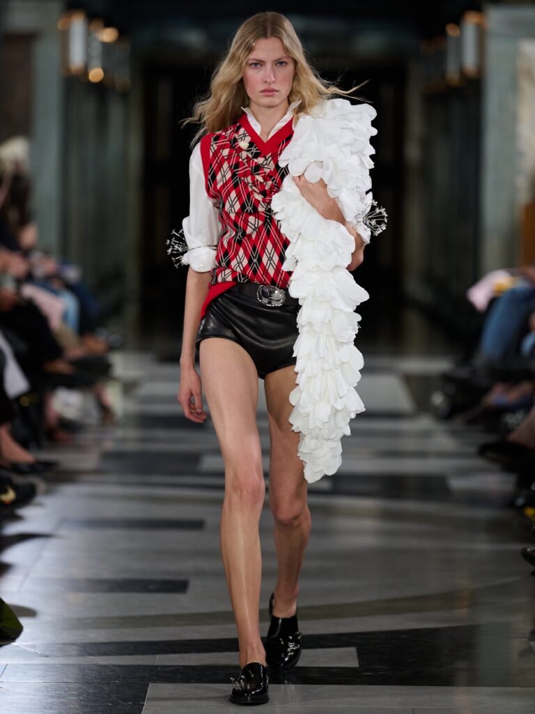 Simone Rocha Spring/Summer 2027 runway look 17