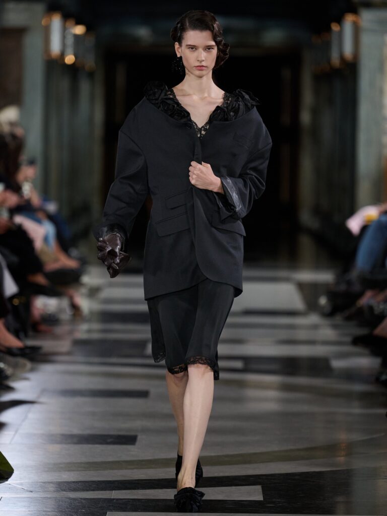 Simone Rocha Spring/Summer 2027 runway look 18