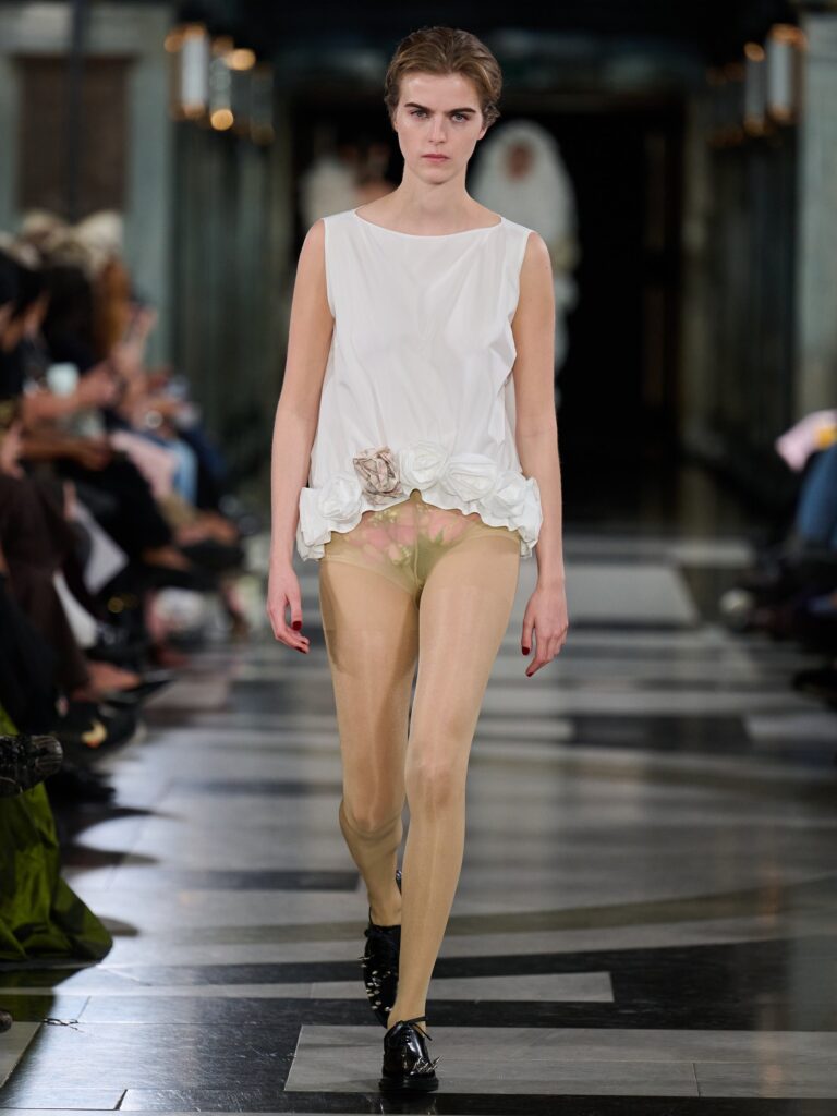 Simone Rocha Spring/Summer 2027 runway look 24