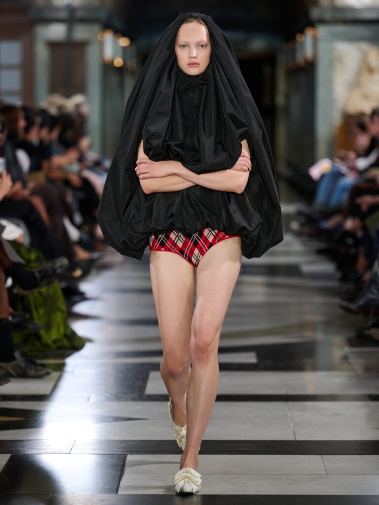 Simone Rocha Spring/Summer 2027 runway look 27