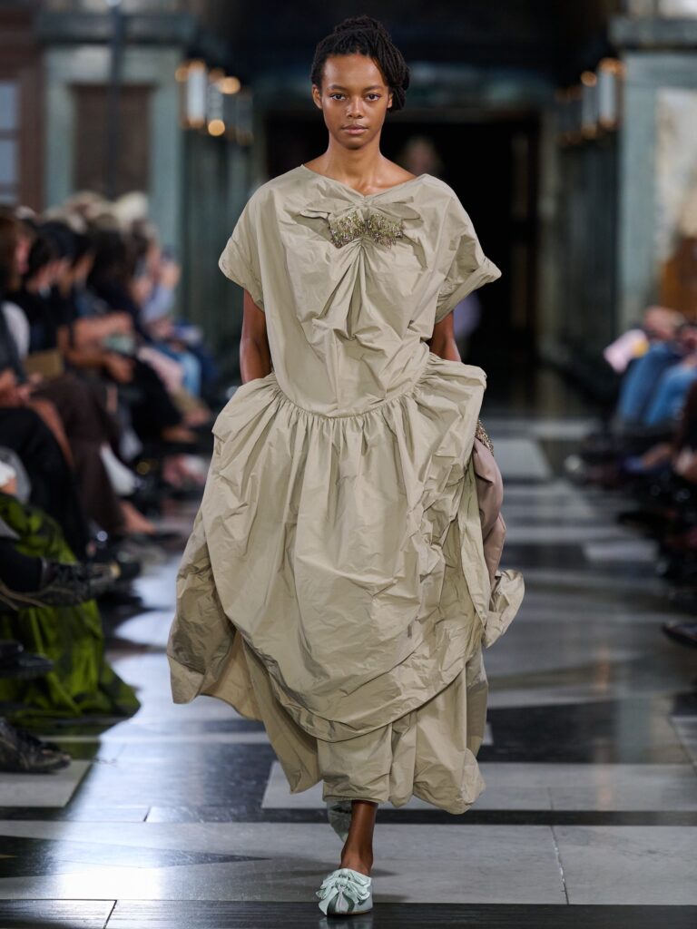 Simone Rocha Spring/Summer 2027 runway look 30
