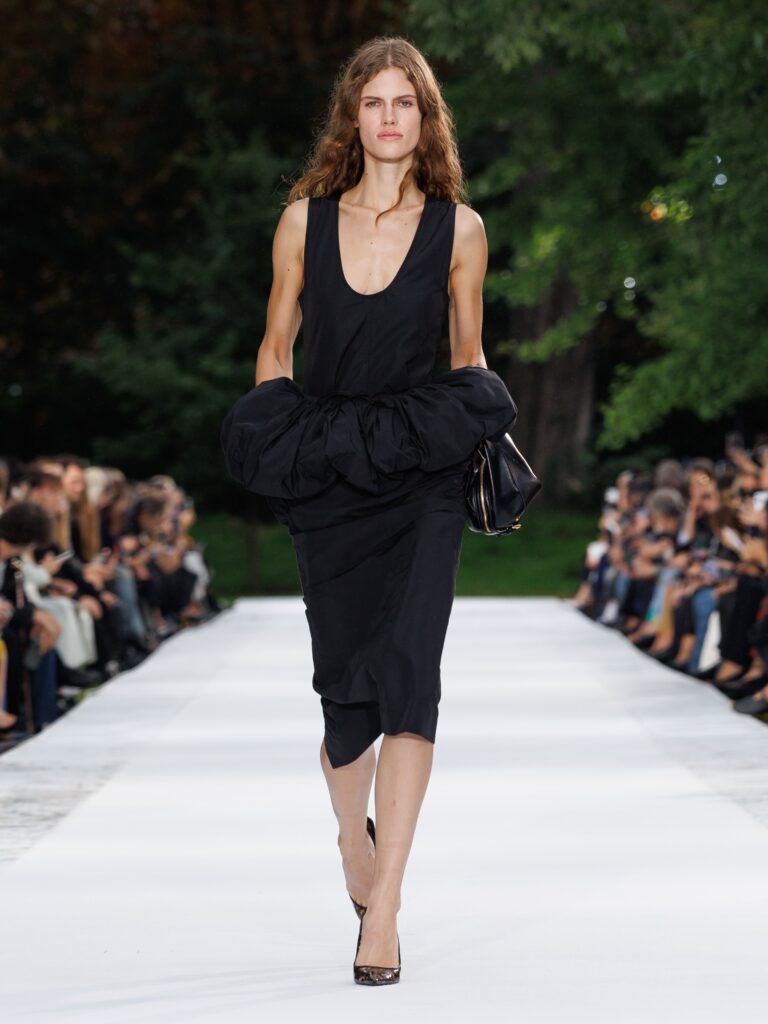 Stella McCartney Spring/Summer 2027 runway look 04