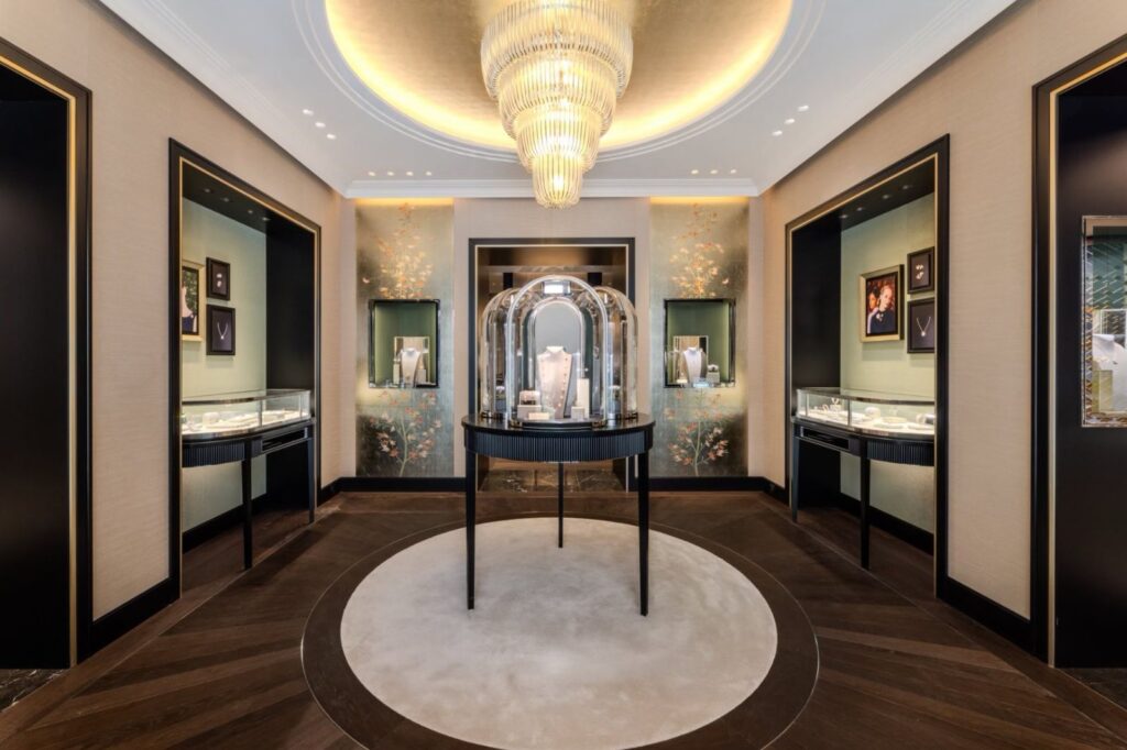 Van Cleef & Arpels rue François 1er Paris boutique — photo 2