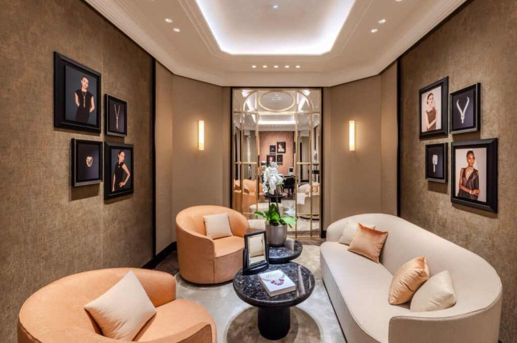 Van Cleef & Arpels rue François 1er Paris boutique — photo 3