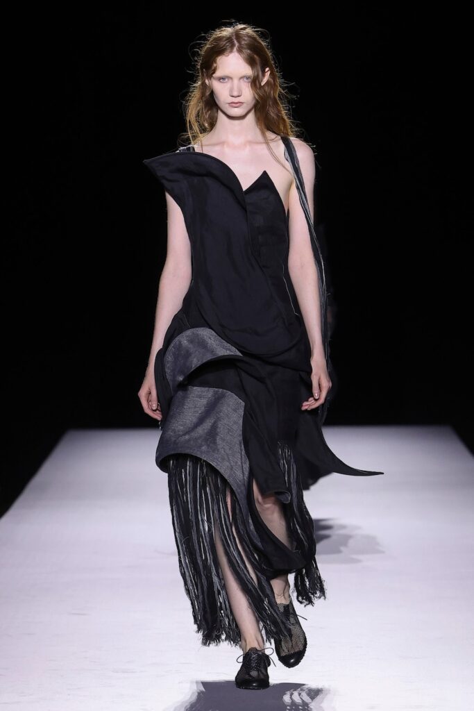 Yohji Yamamoto Spring/Summer 2027 runway look 003