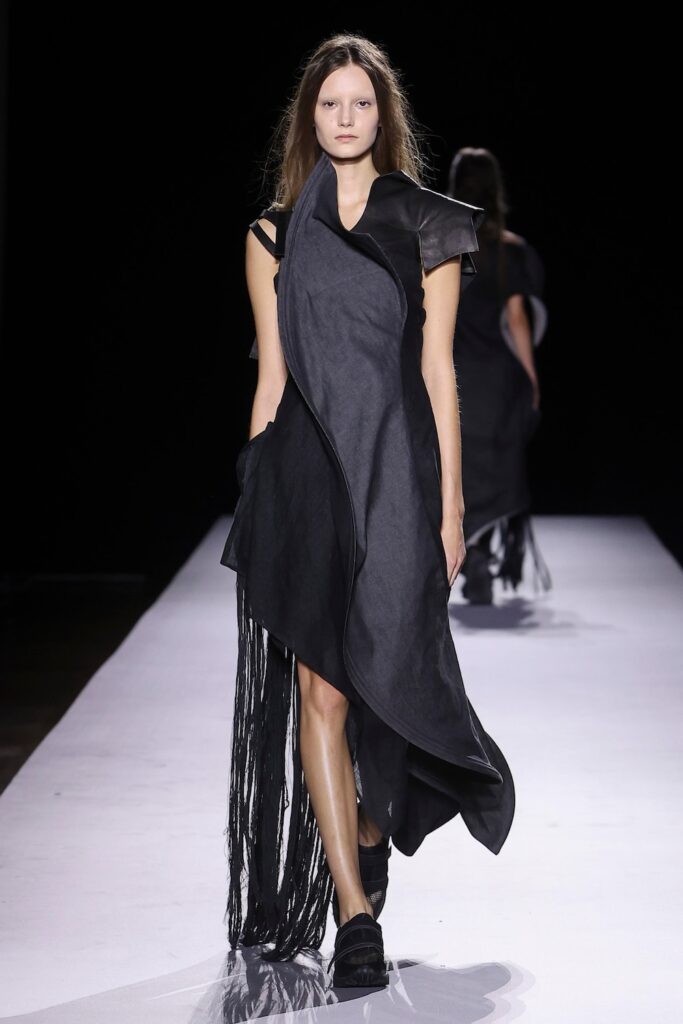 Yohji Yamamoto Spring/Summer 2027 runway look 006