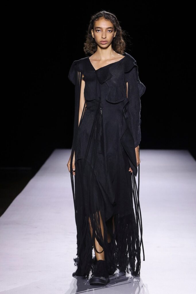 Yohji Yamamoto Spring/Summer 2027 runway look 008