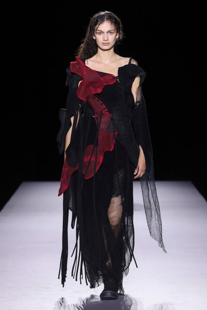 Yohji Yamamoto Spring/Summer 2027 runway look 009