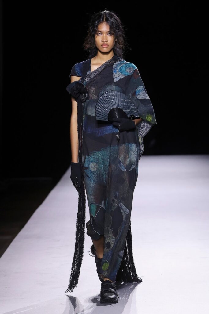 Yohji Yamamoto Spring/Summer 2027 runway look 013
