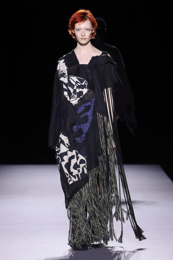 Yohji Yamamoto Spring/Summer 2027 runway look 019