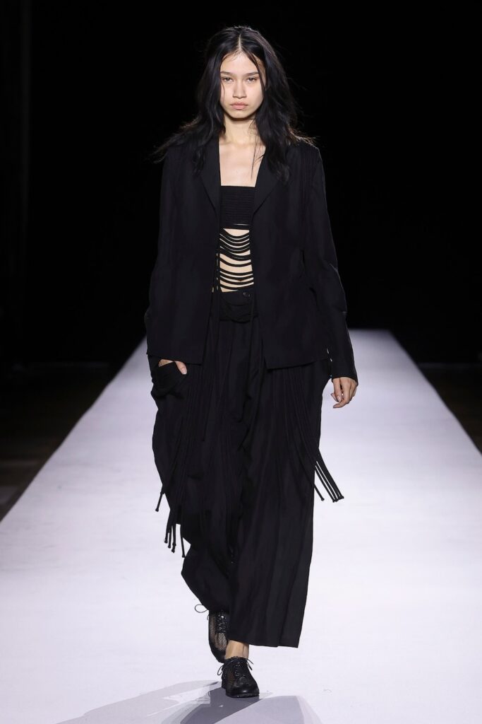 Yohji Yamamoto Spring/Summer 2027 runway look 021