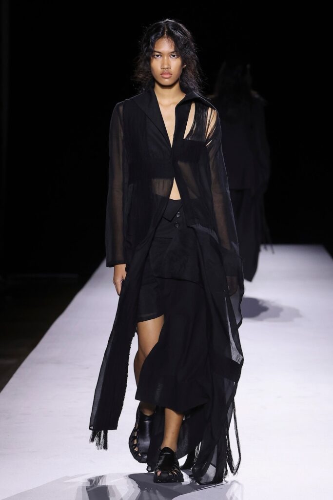 Yohji Yamamoto Spring/Summer 2027 runway look 022