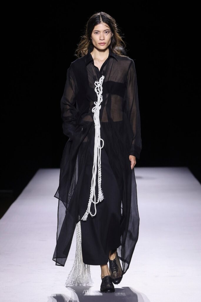 Yohji Yamamoto Spring/Summer 2027 runway look 023