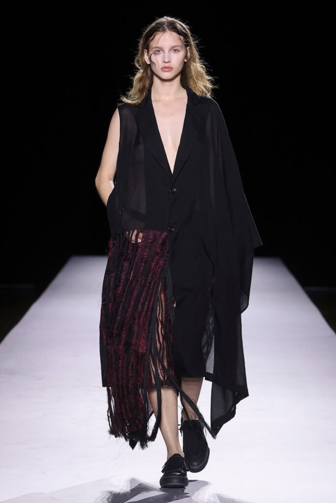 Yohji Yamamoto Spring/Summer 2027 runway look 026