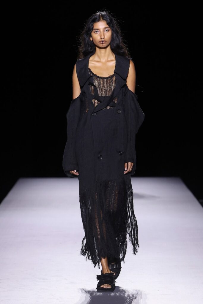 Yohji Yamamoto Spring/Summer 2027 runway look 030