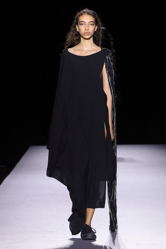 Yohji Yamamoto Spring/Summer 2027 runway look 031