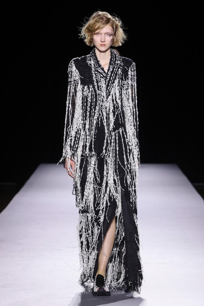 Yohji Yamamoto Spring/Summer 2027 runway look 036